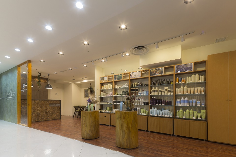 B-WORLD店内