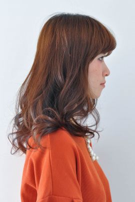 大人女子の簡単巻き髪ヘアー